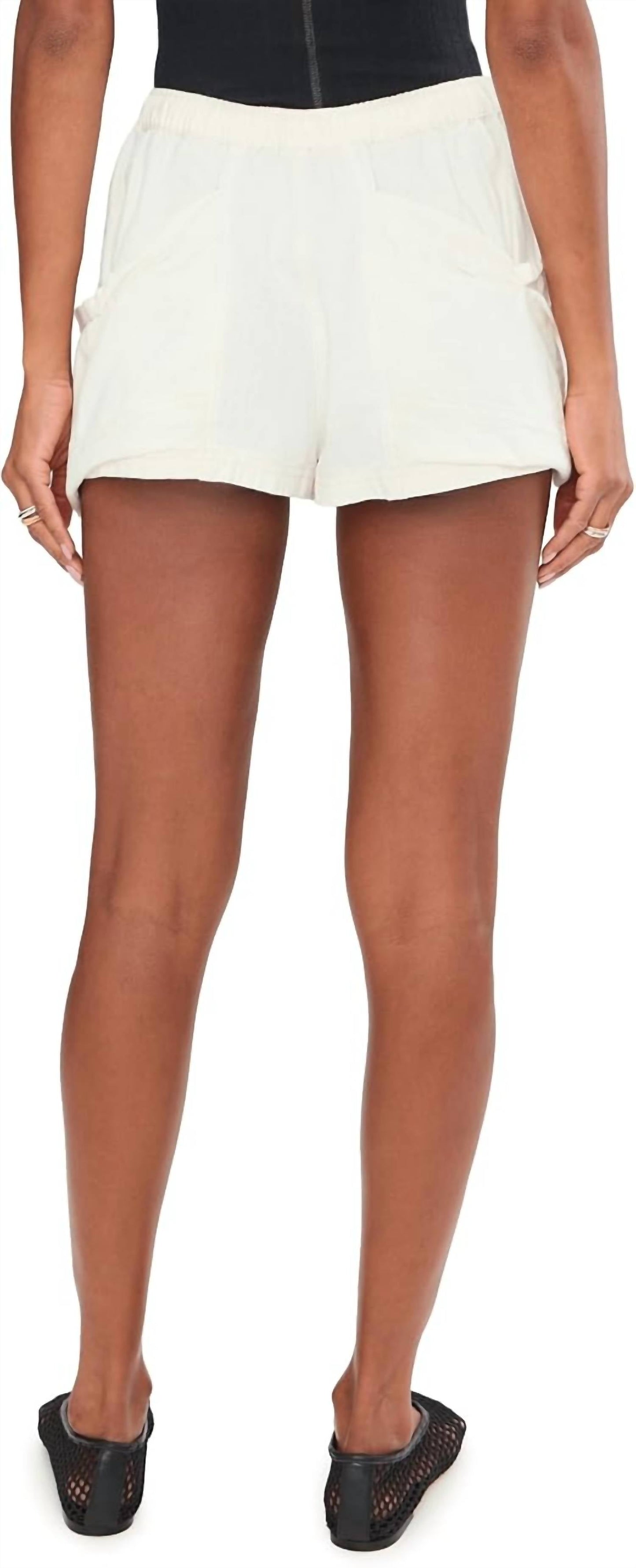 Short color blanco