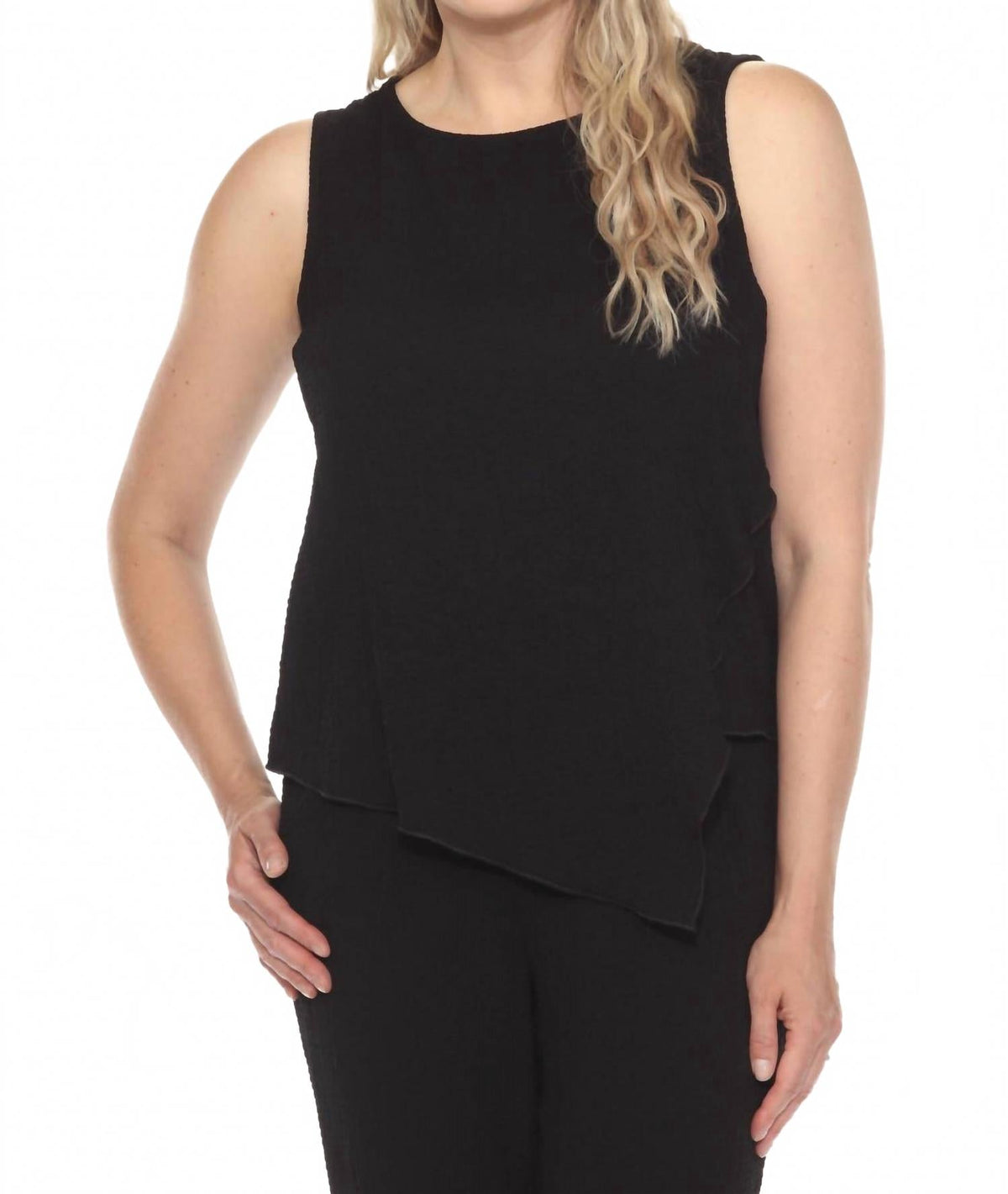 Top sin mangas color negro