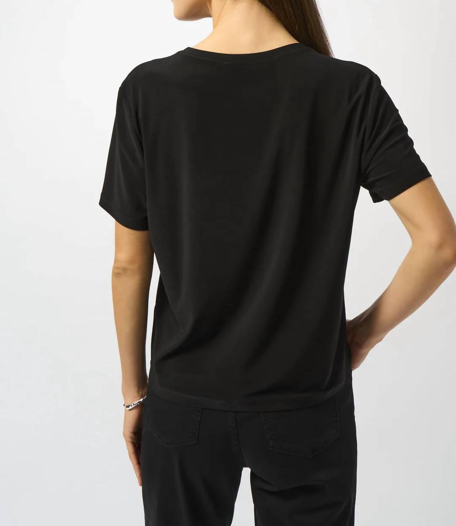 Short de manga corta color negro