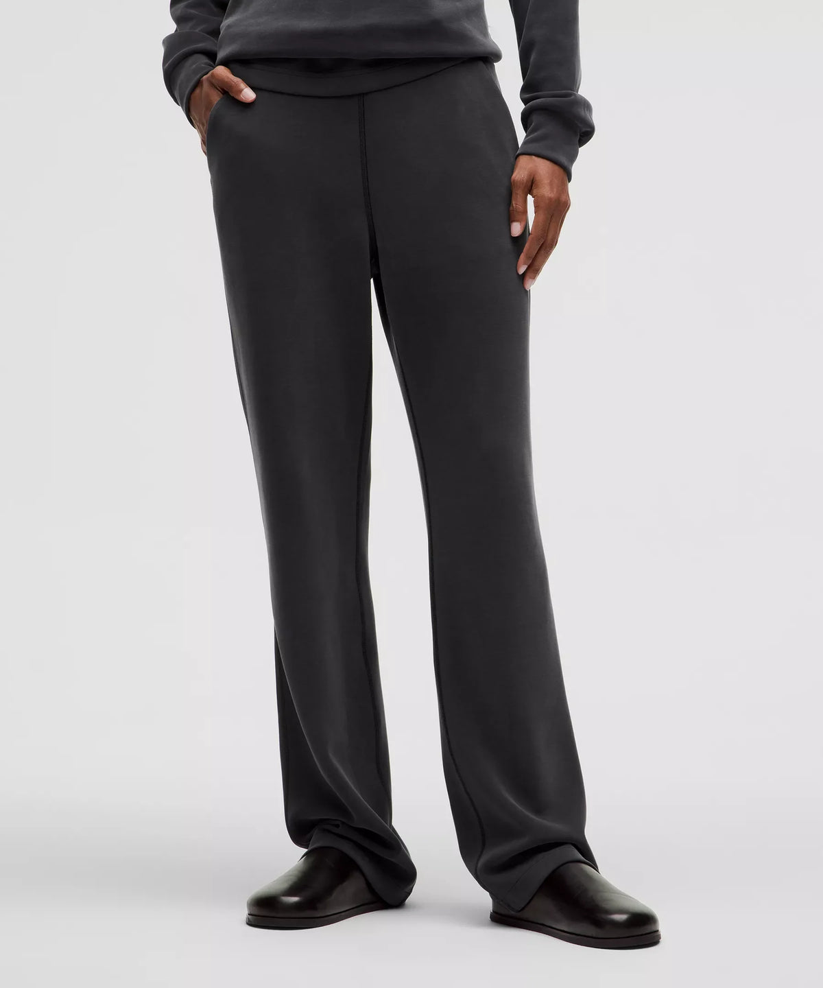 Pantalón de corte recto de tiro alto