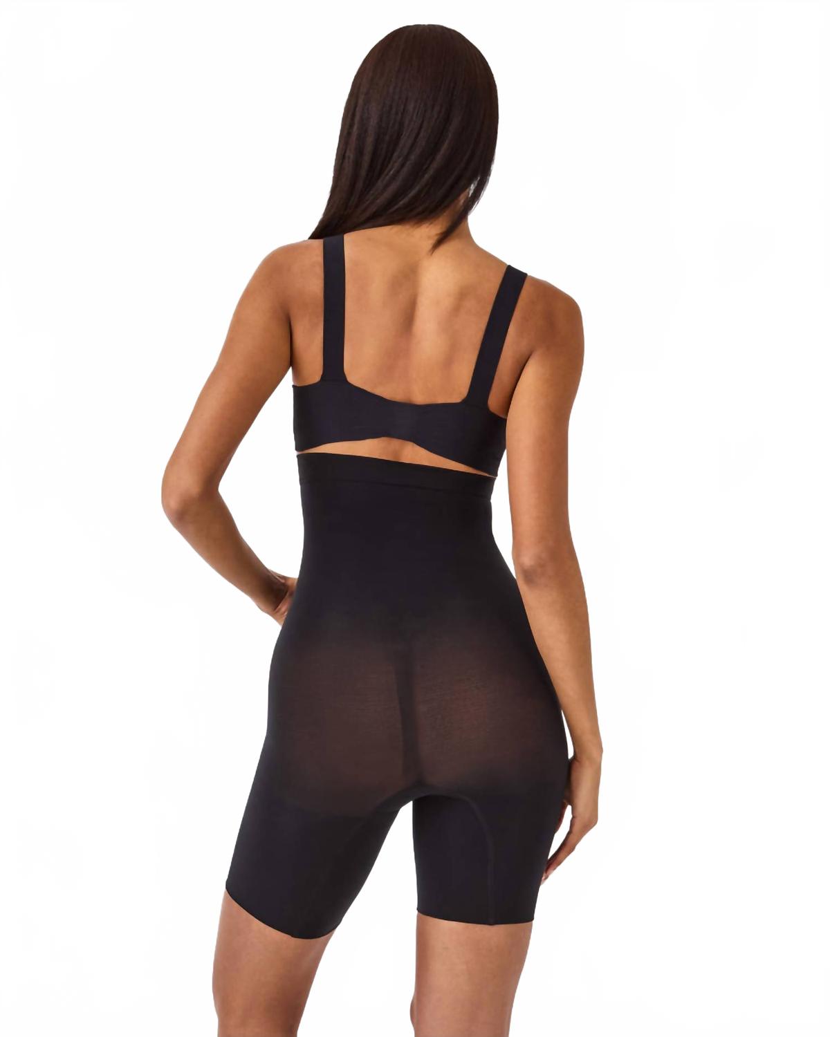 Short color negro