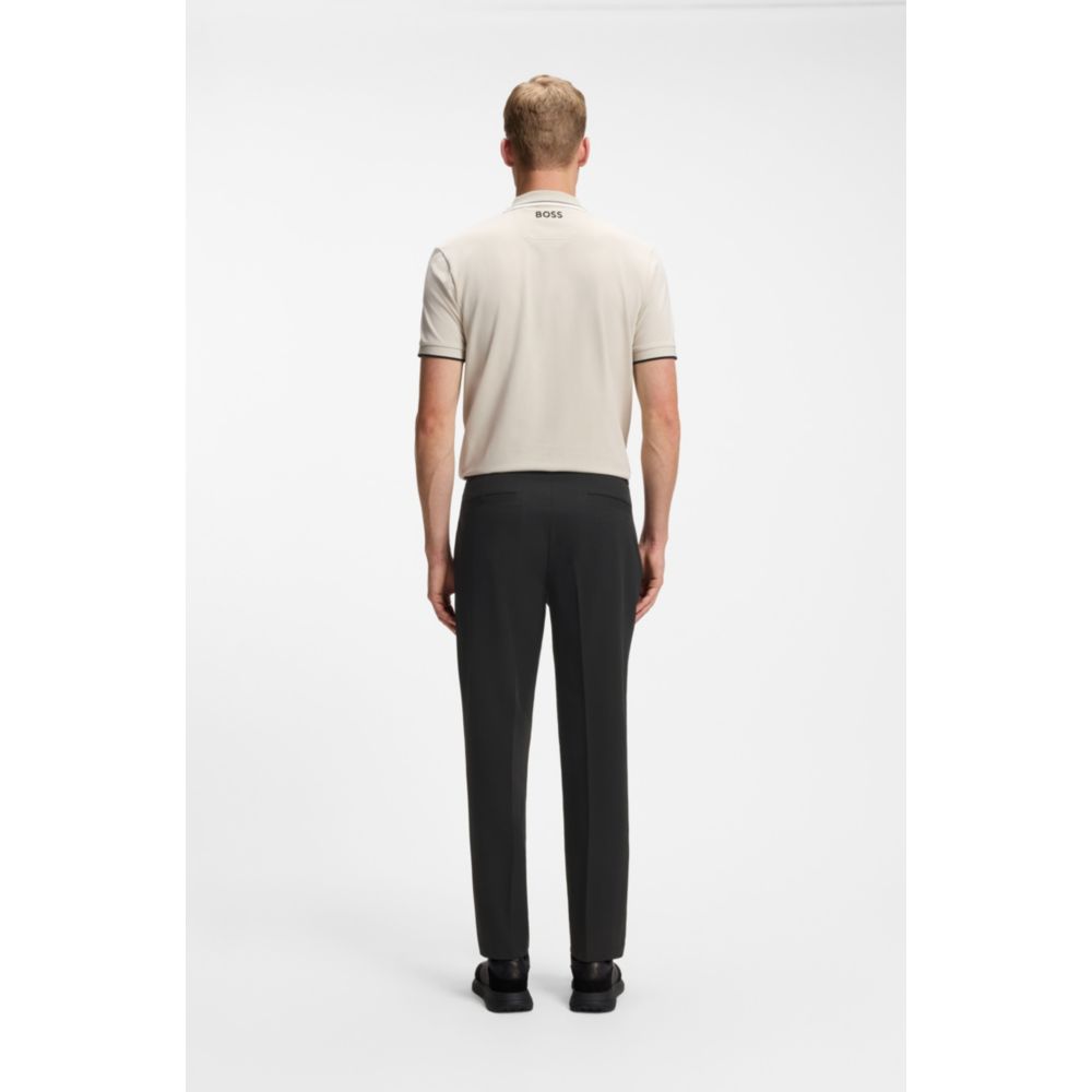 Pantalón de corte amplio