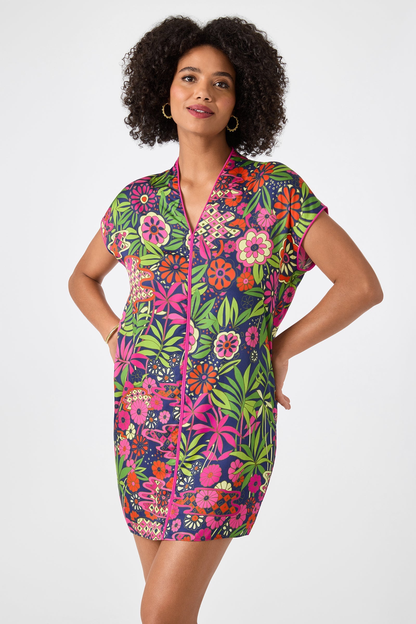 Vestido corto de manga corta