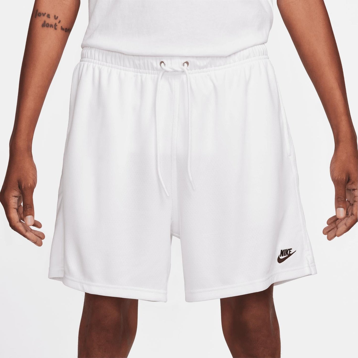 Short de hombre color negro y blanco