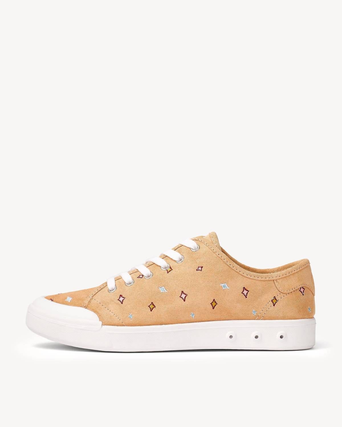 Tenis con bordado con cordones
