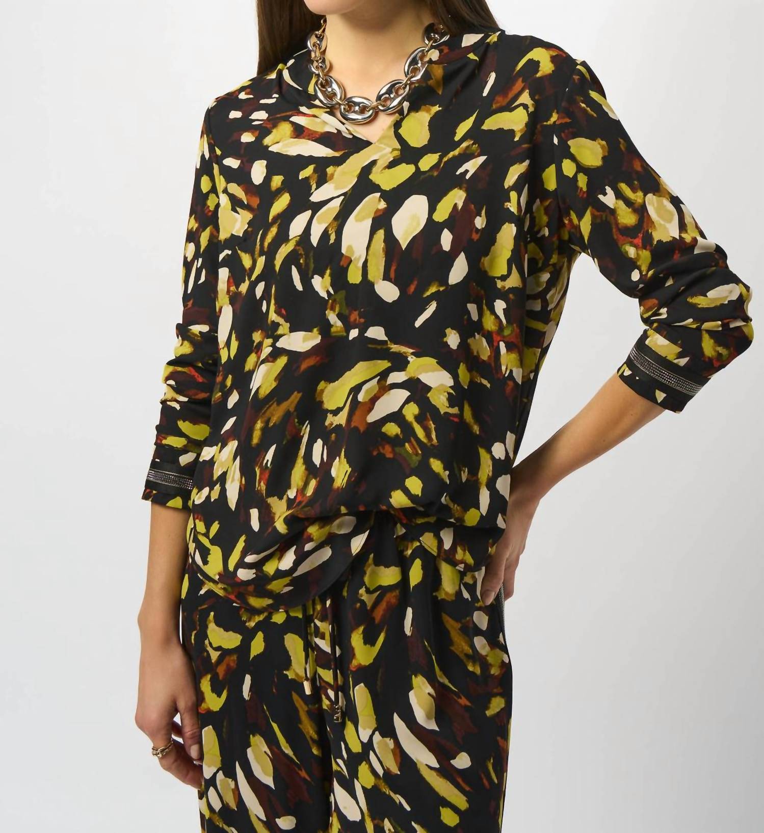 Top con estampado animal color negro