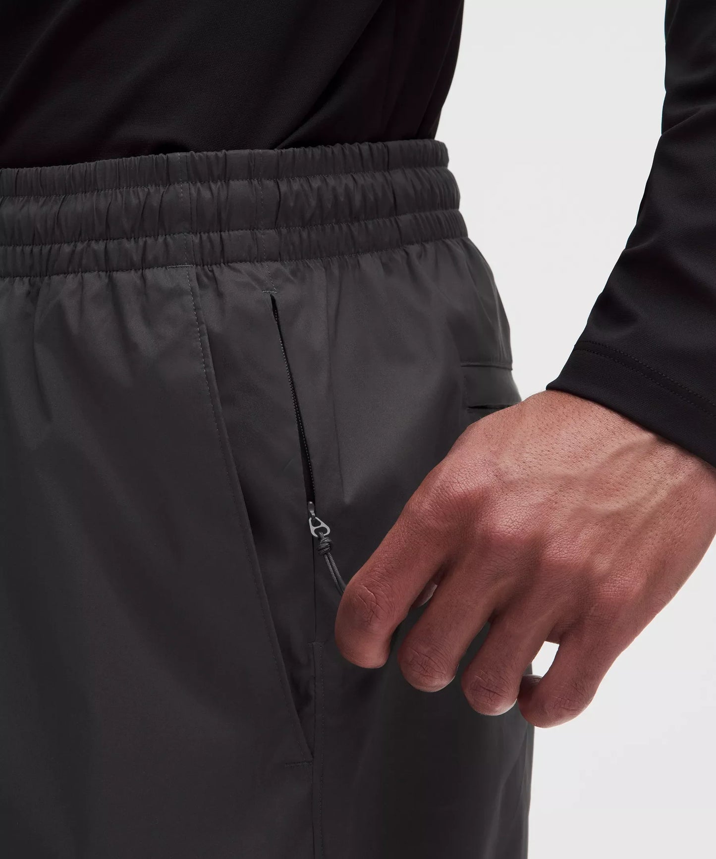 Pantalón de corte amplio