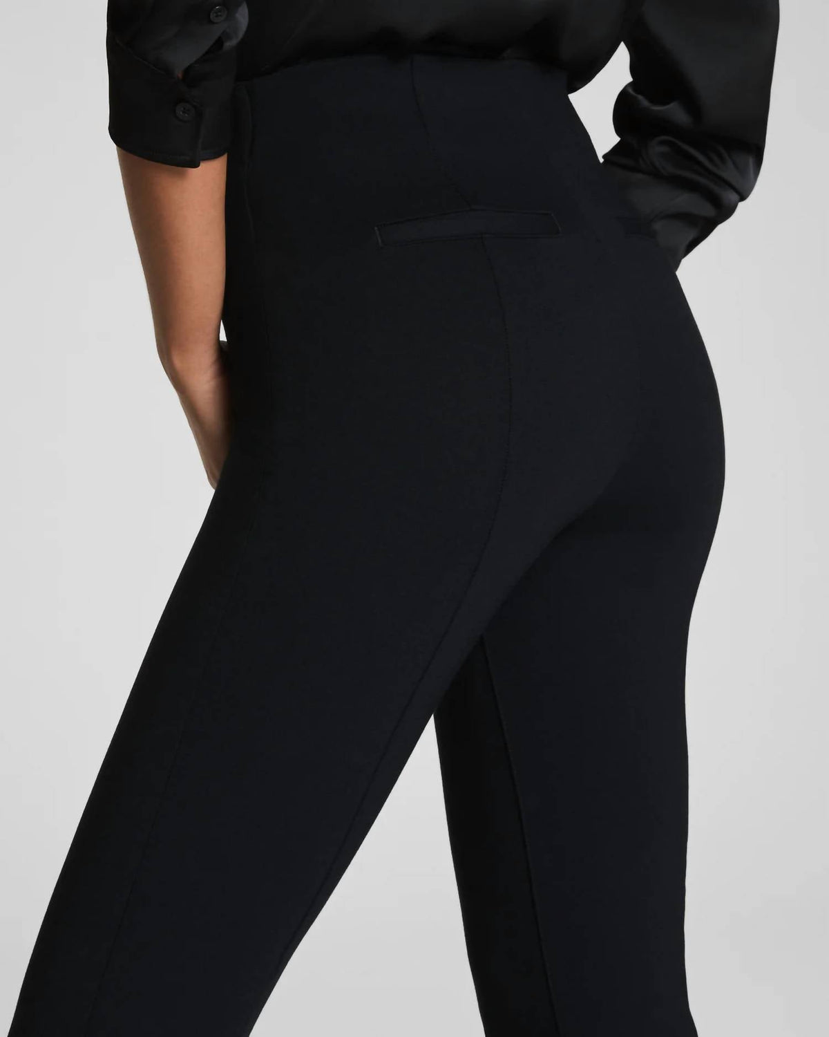 Pantalón color negro