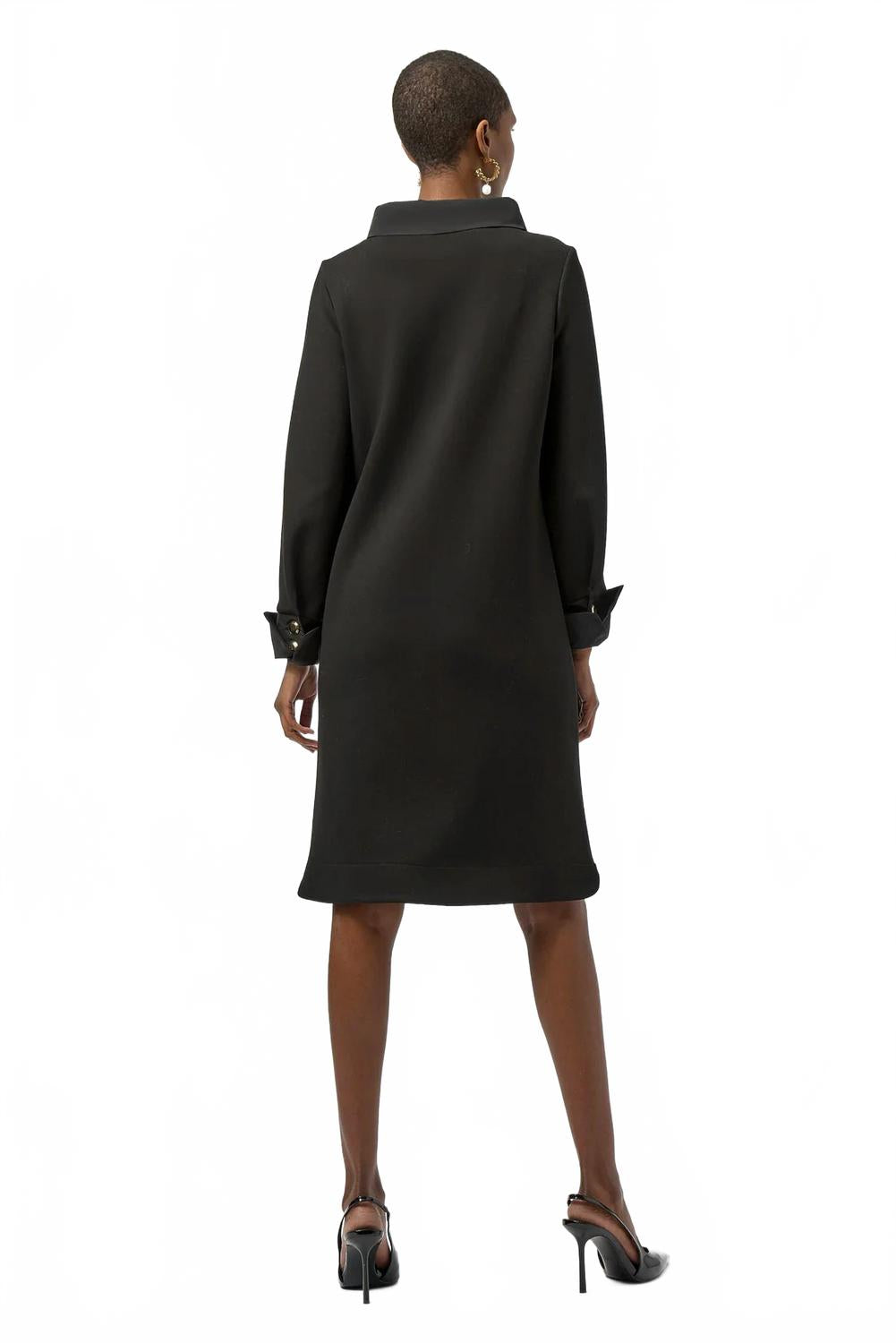 Vestido con cuello alto color negro