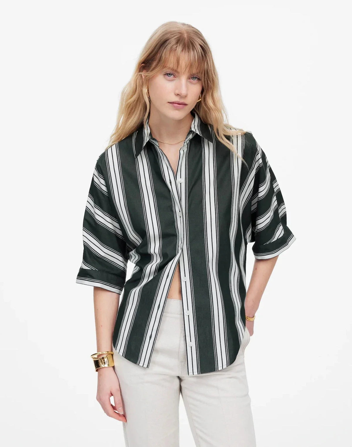 Camisa de mujer de corte amplio con pliegues color verde
