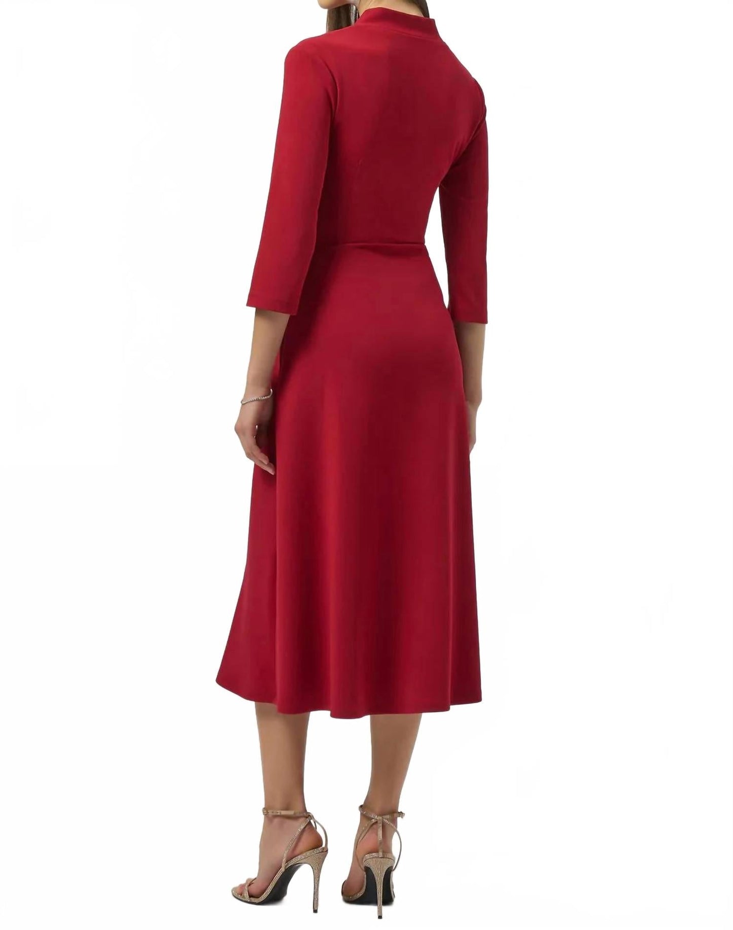 Vestido midi con cuello en V
