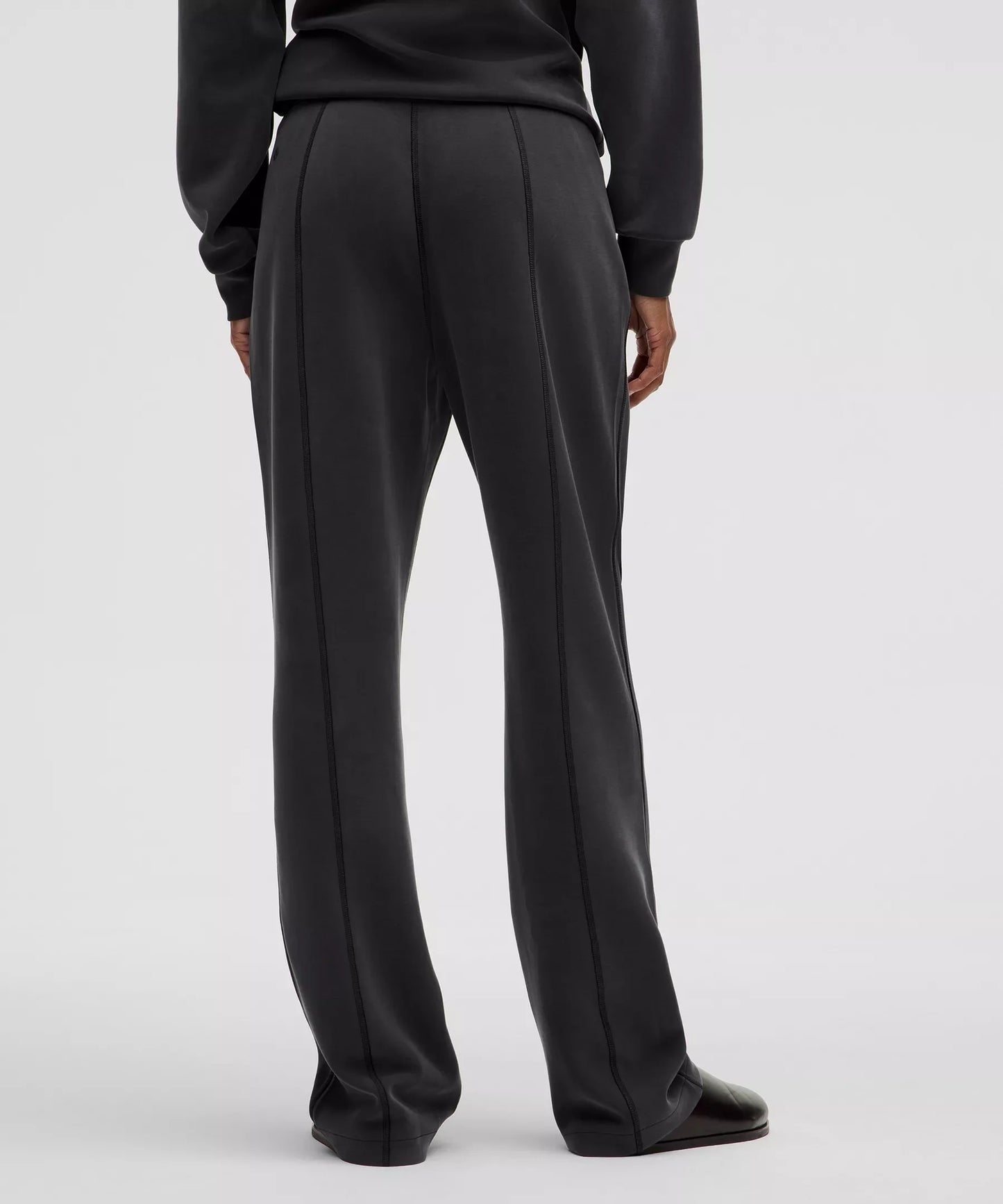 Pantalón de corte recto de tiro alto