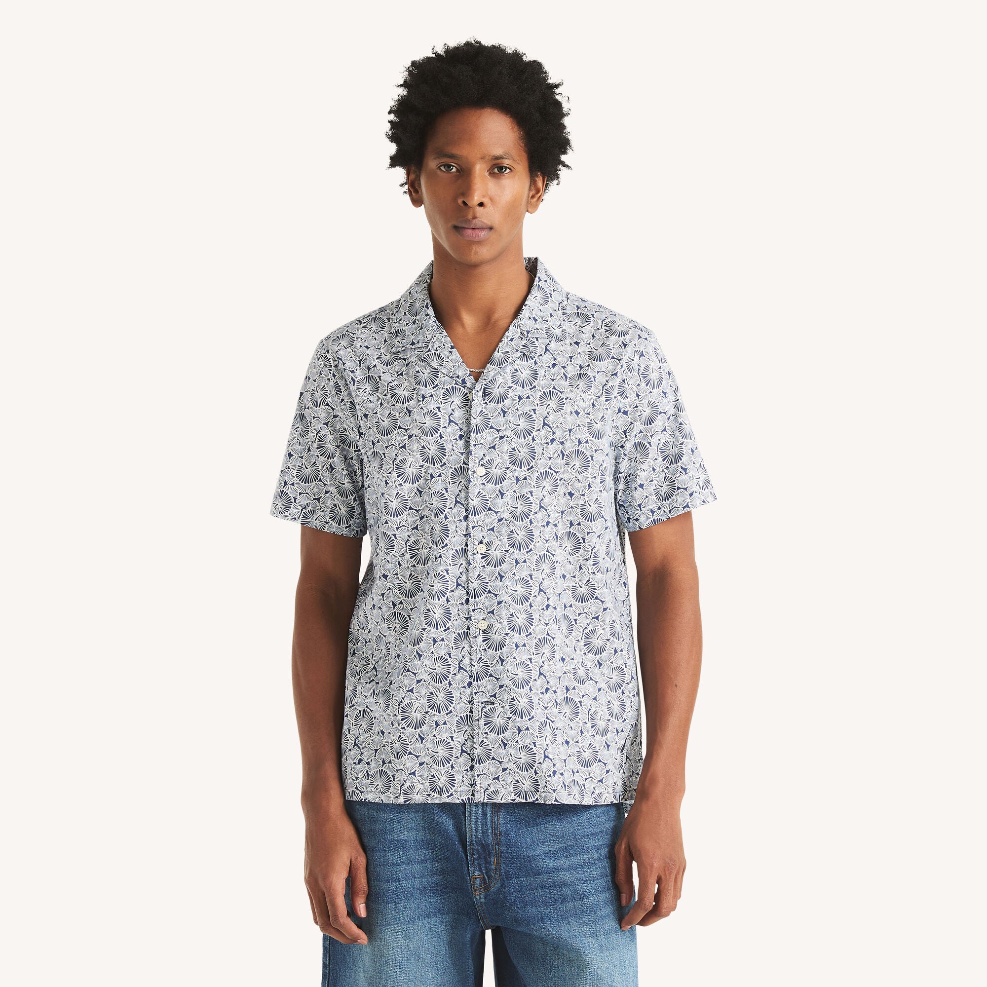 Camisa de hombre de manga corta con estampado