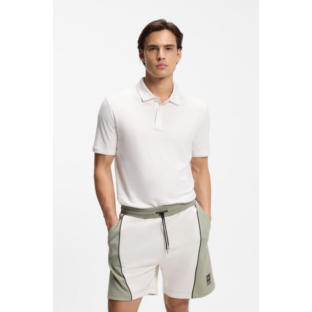 Polo de corte ajustado