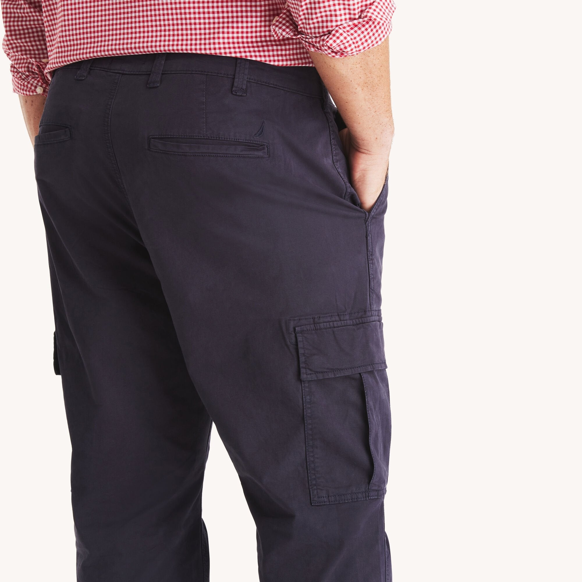 Pantalón de hombre con pliegues