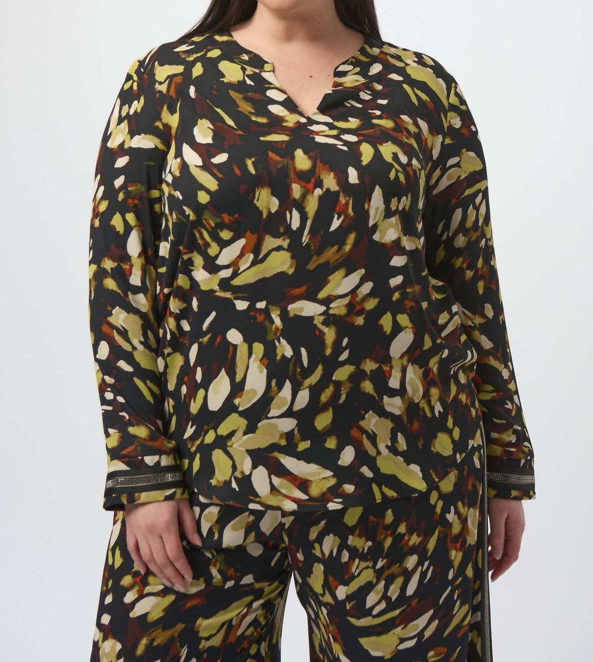 Top con estampado animal color negro