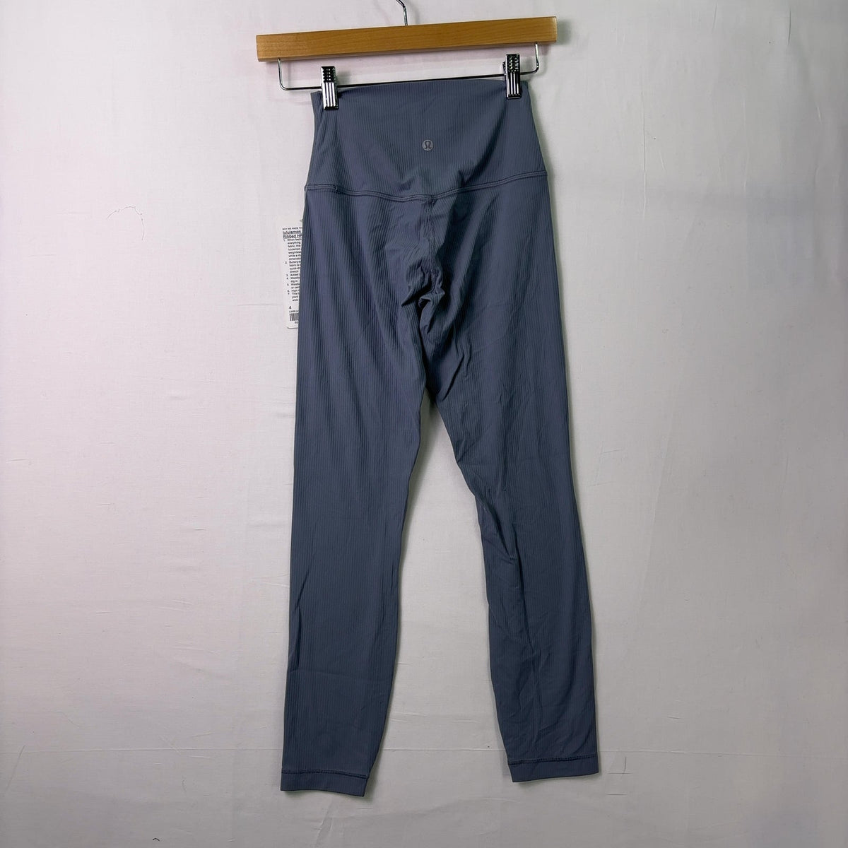 Pantalón de tiro alto con tejido acanalado