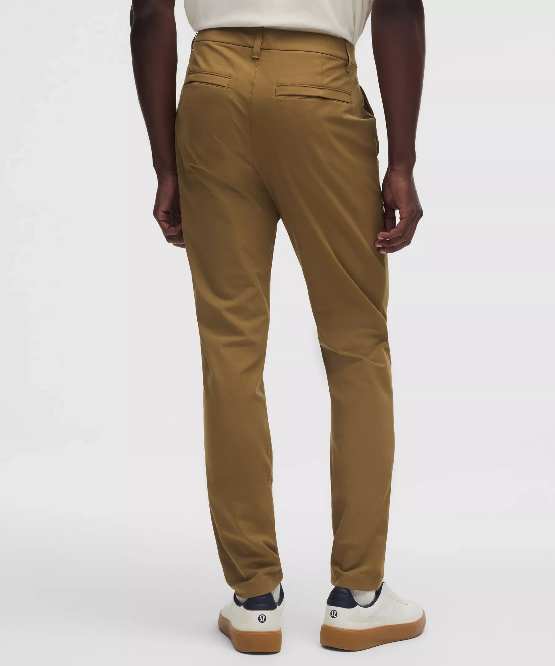 Pantalón de corte ajustado