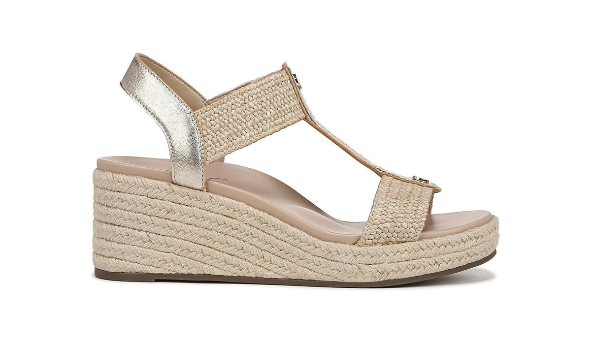 Sandalias de mujer de cuero color dorado