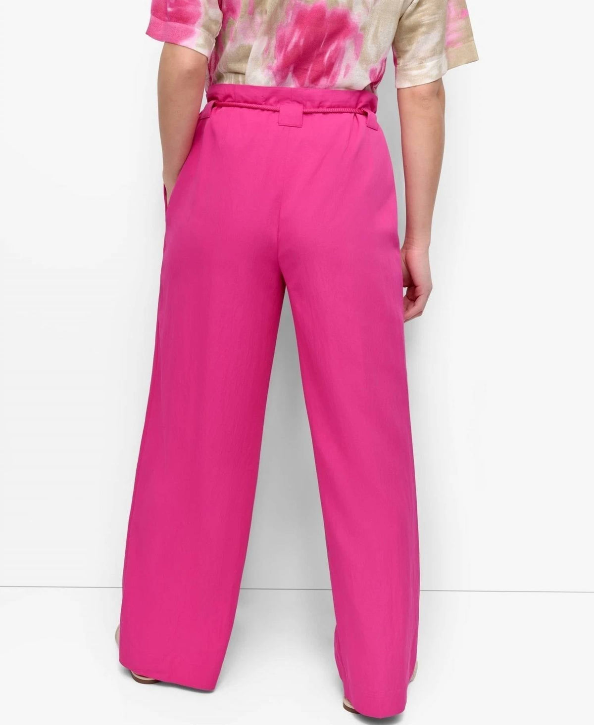 Pantalón de pierna ancha color rosado