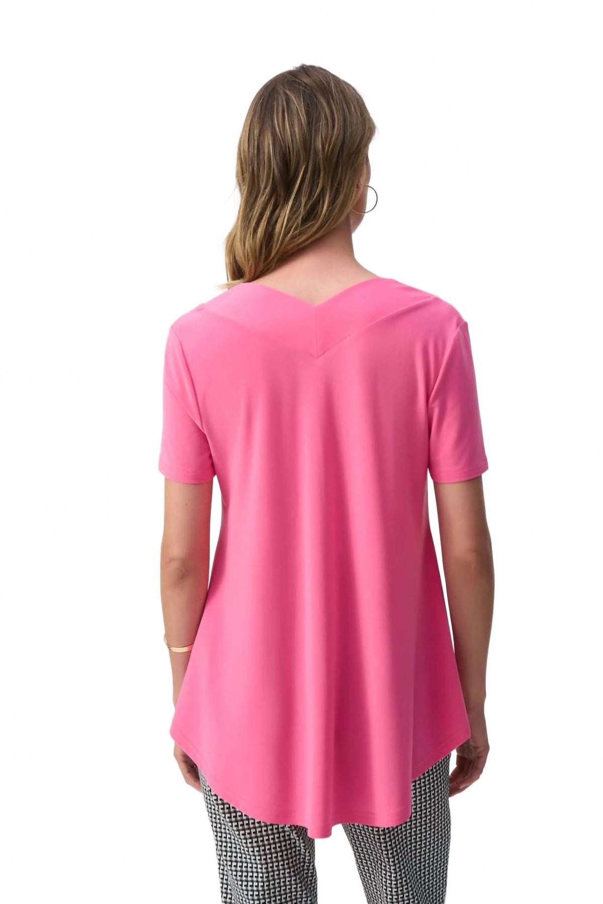 Short de manga corta con cuello en V