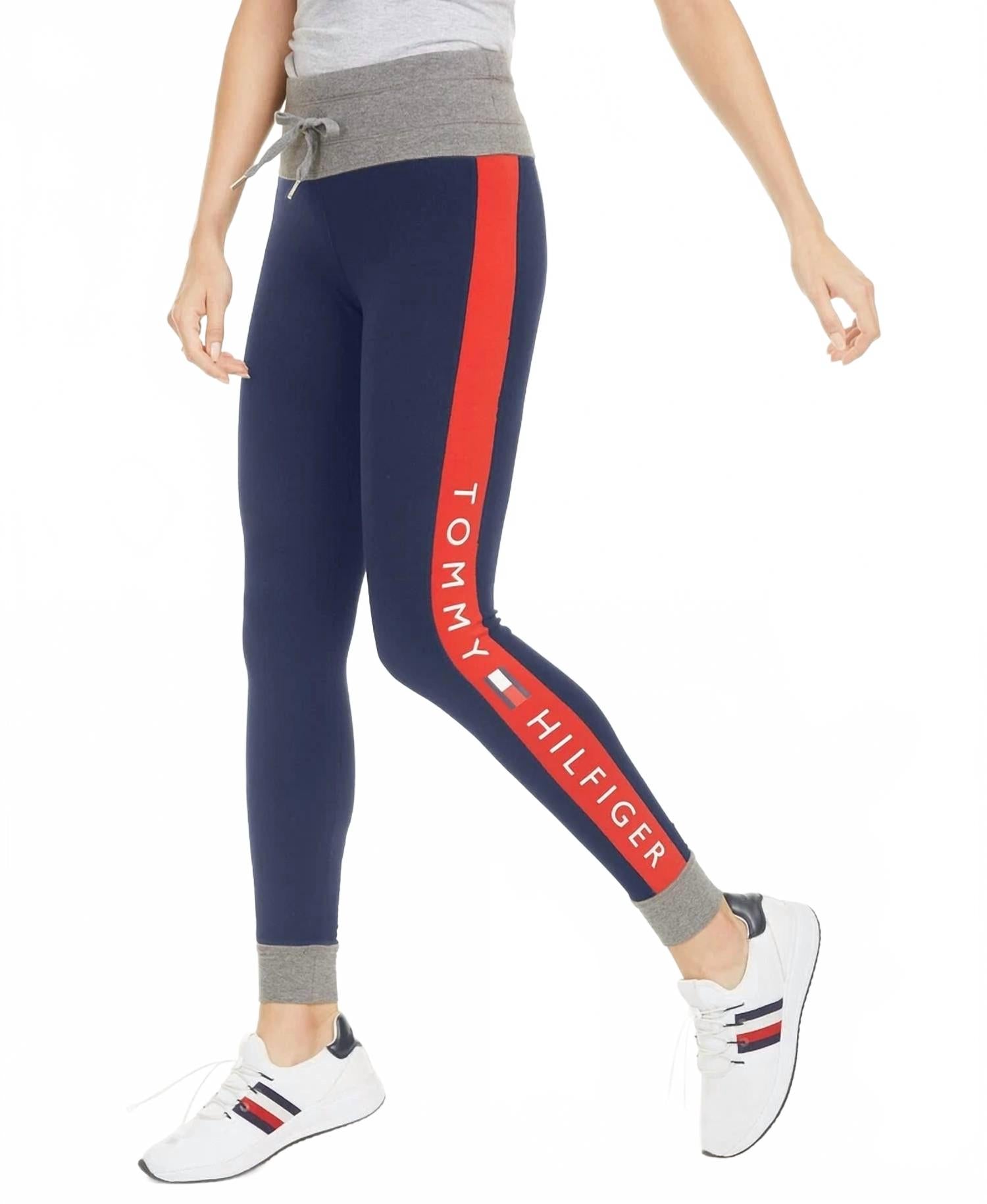 Pantalón deportivo a rayas color azul marino