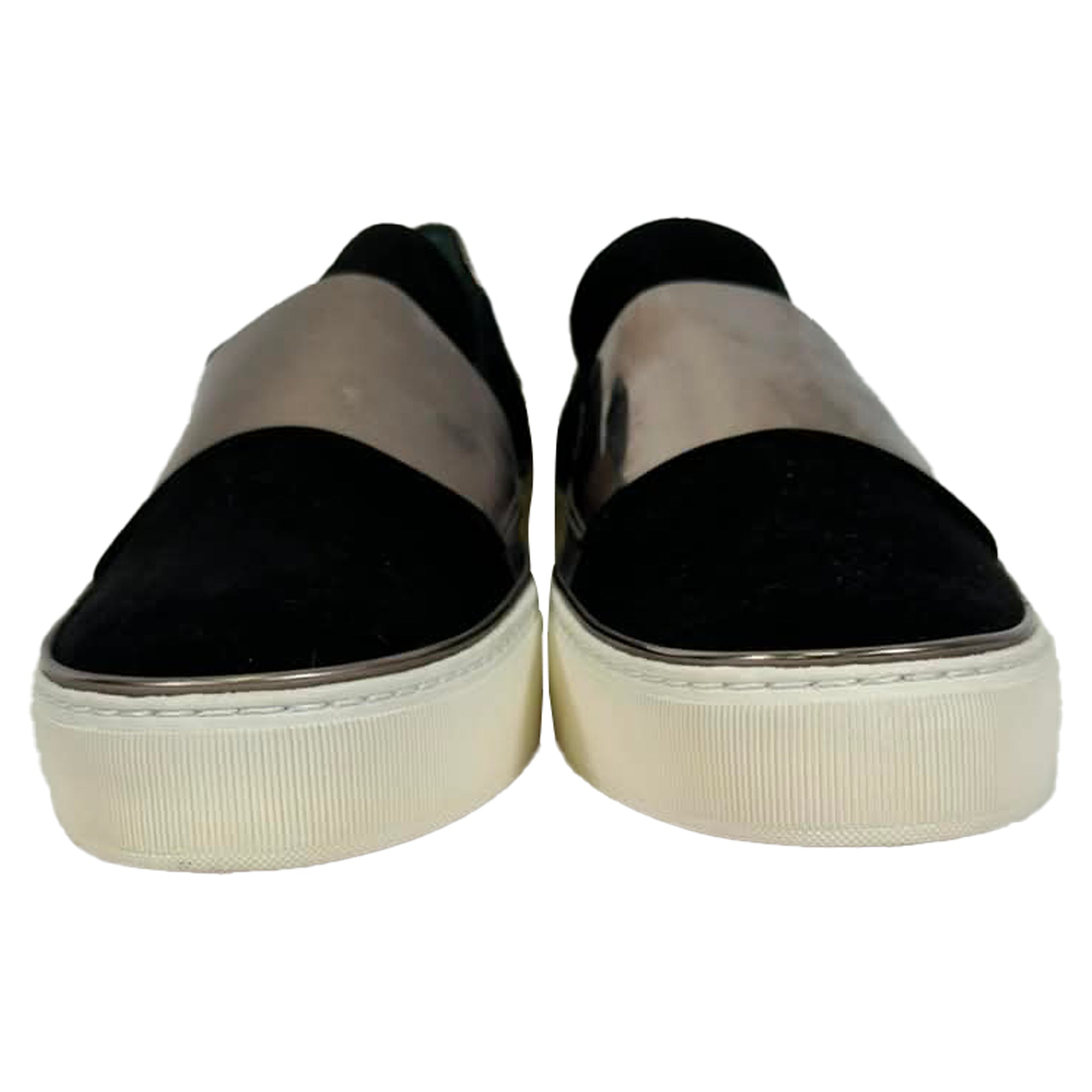 Tenis de terciopelo sin cordones color negro
