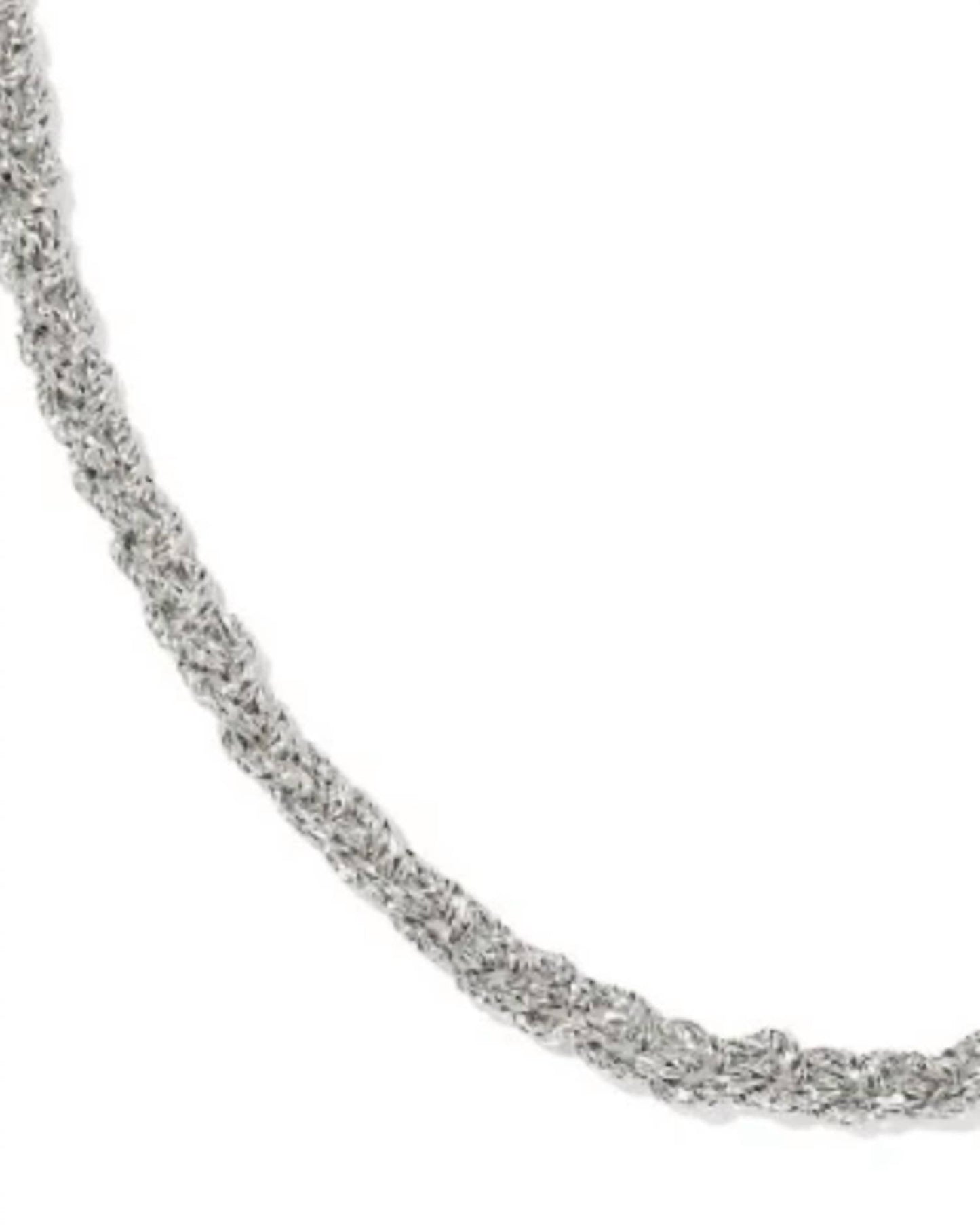 Collar de mujer color plateado