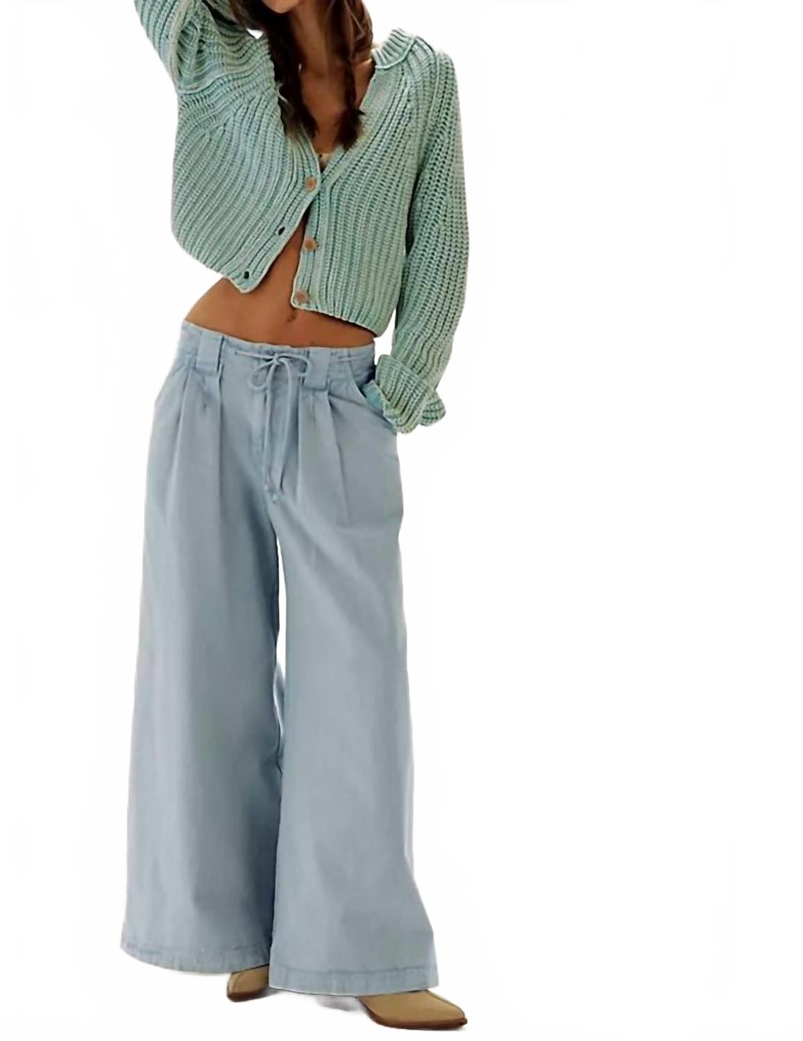 Pantalón de pierna ancha color azul