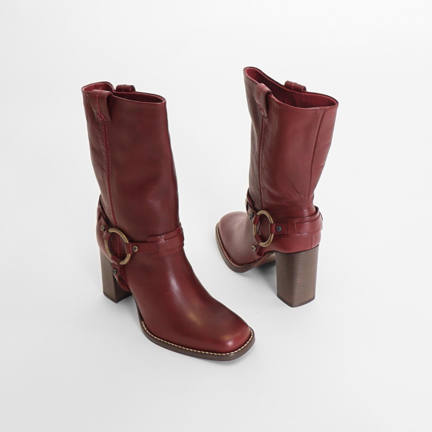 Botas de mujer color rojo