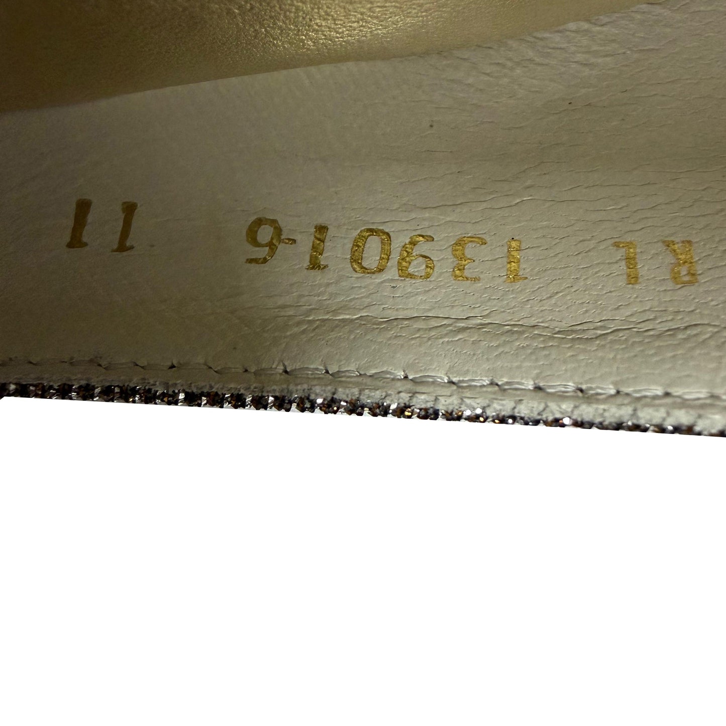 Tacones color dorado