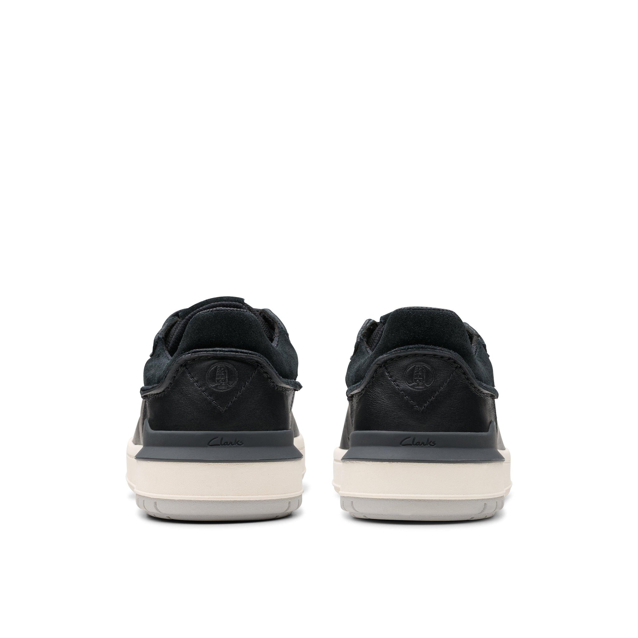 Calzado de cuero color negro