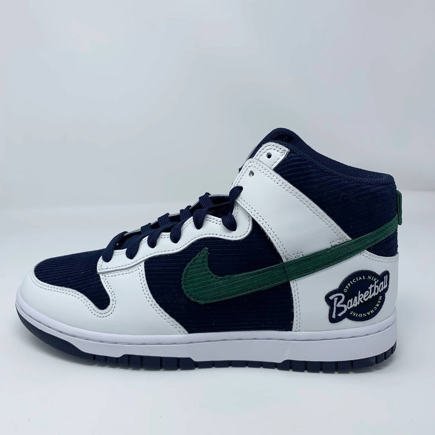 Tenis de hombre con bordado color azul marino
