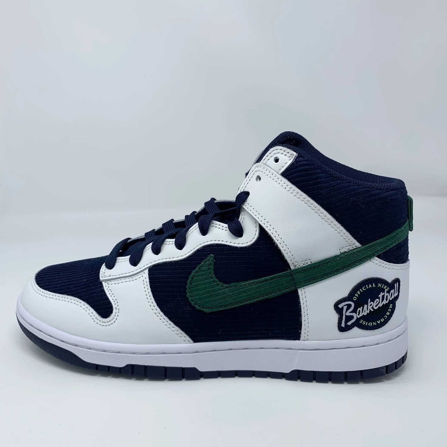 Tenis de hombre con bordado color azul marino