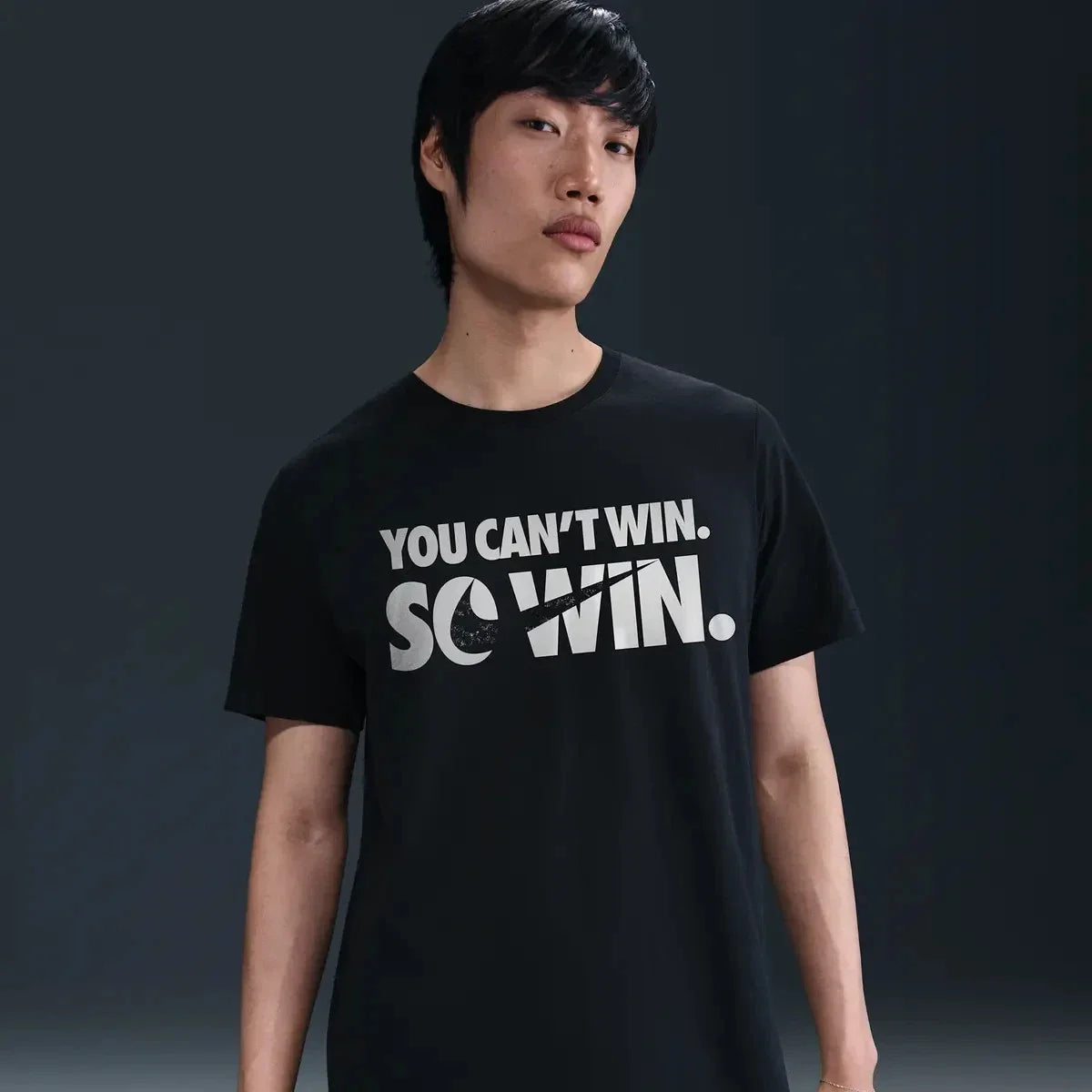 Camiseta unisex de algodón con cuello redondo con estampado color negro