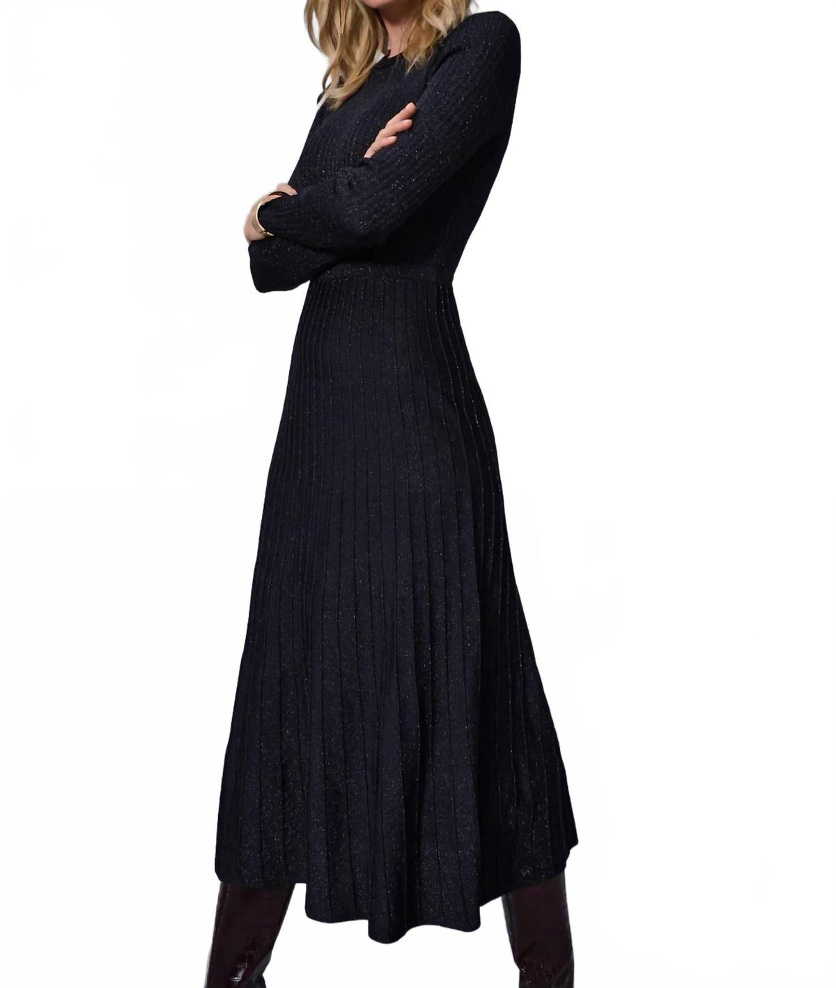Vestido midi de manga larga con cuello redondo color negro