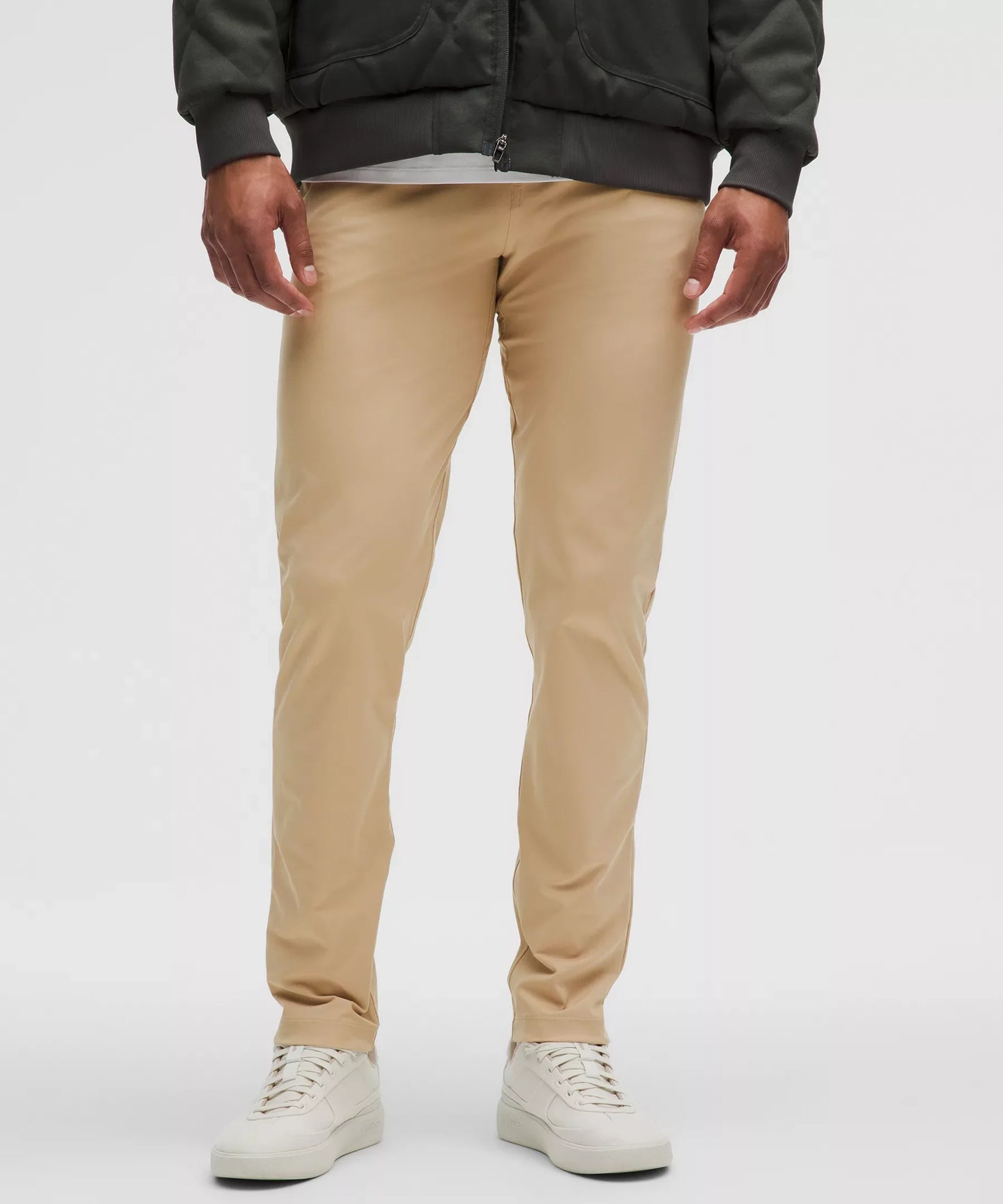 Pantalón de corte ajustado