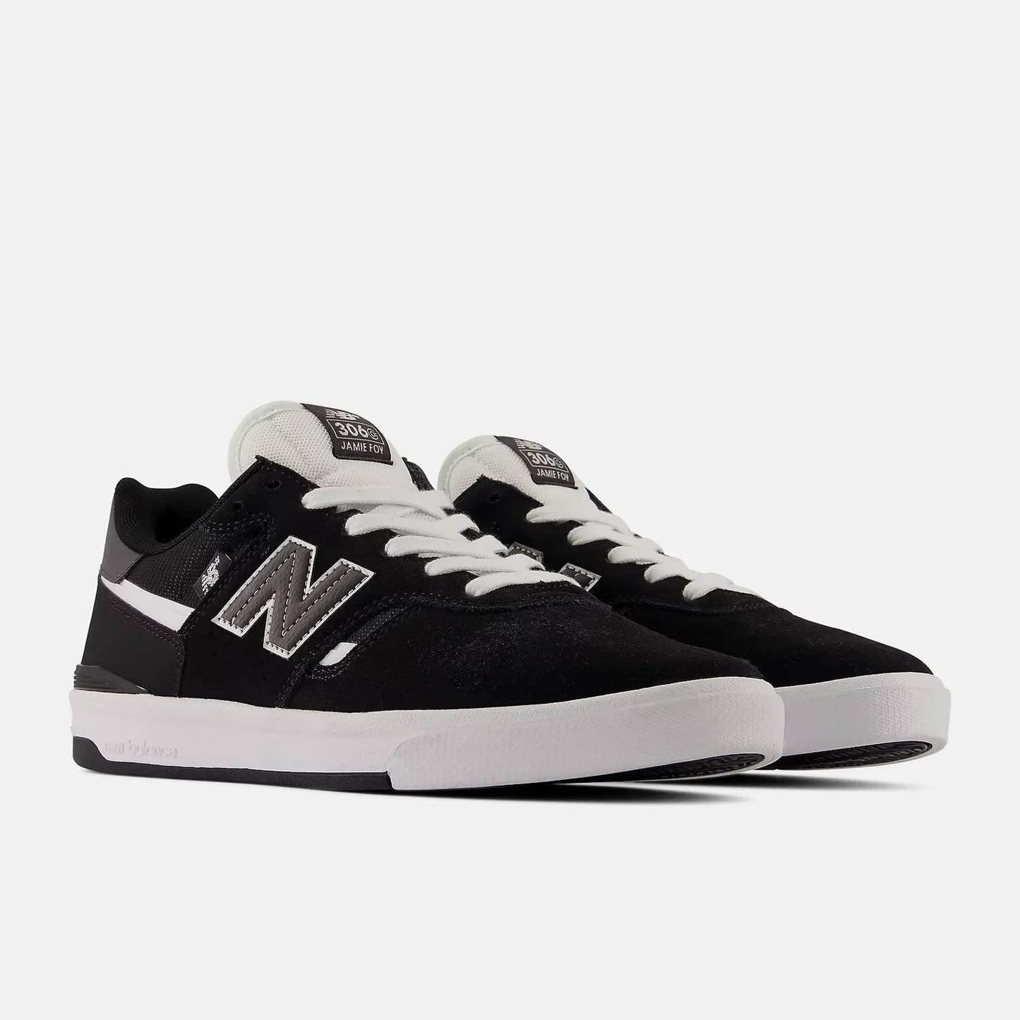 Tenis de hombre color negro y blanco