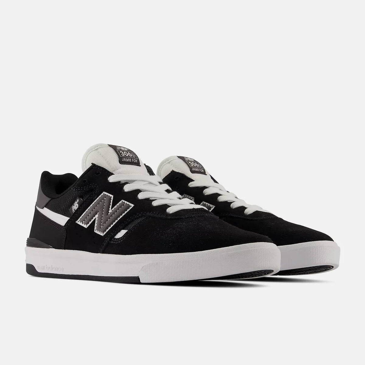 Tenis de hombre color negro y blanco