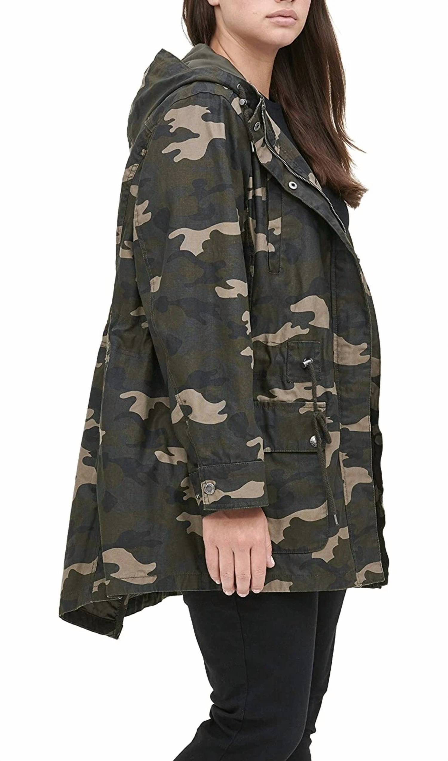 Chaqueta color café y verde