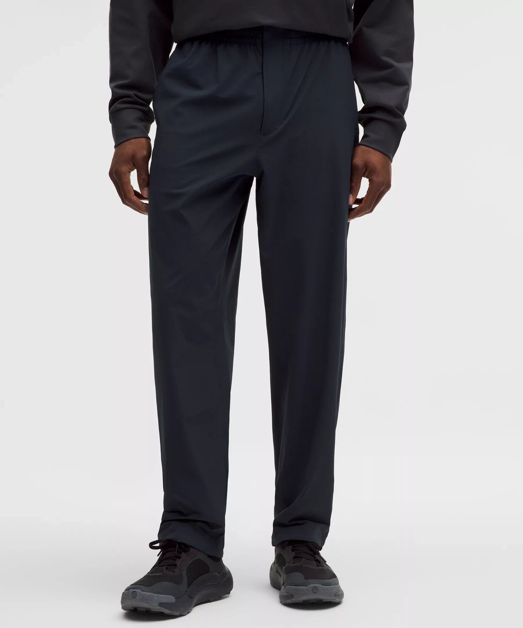 Pantalón de corte amplio