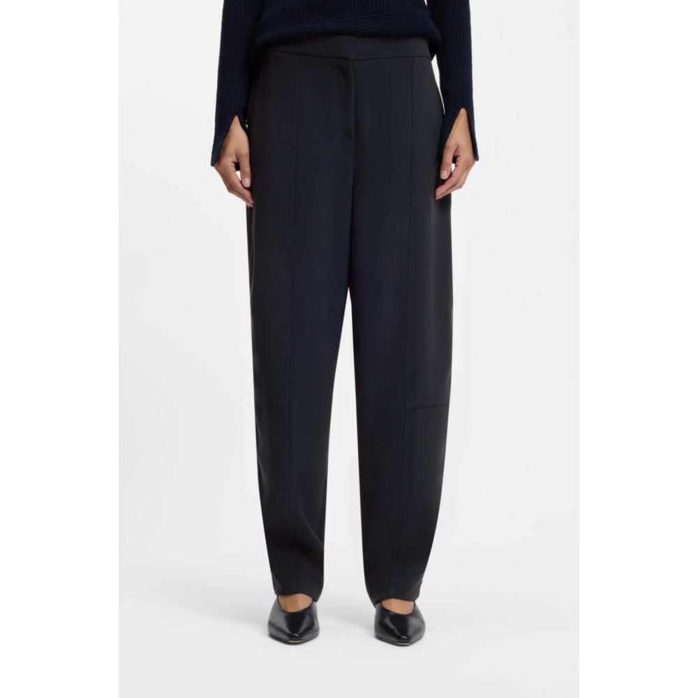 Pantalón de corte amplio