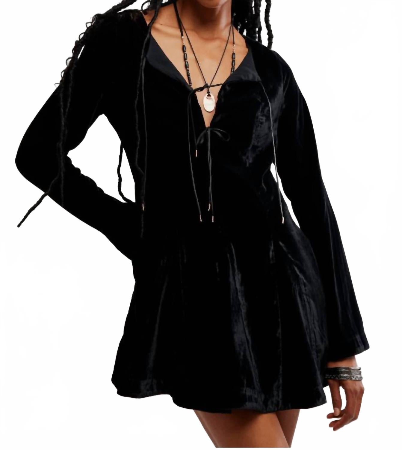 Vestido de terciopelo corto color negro