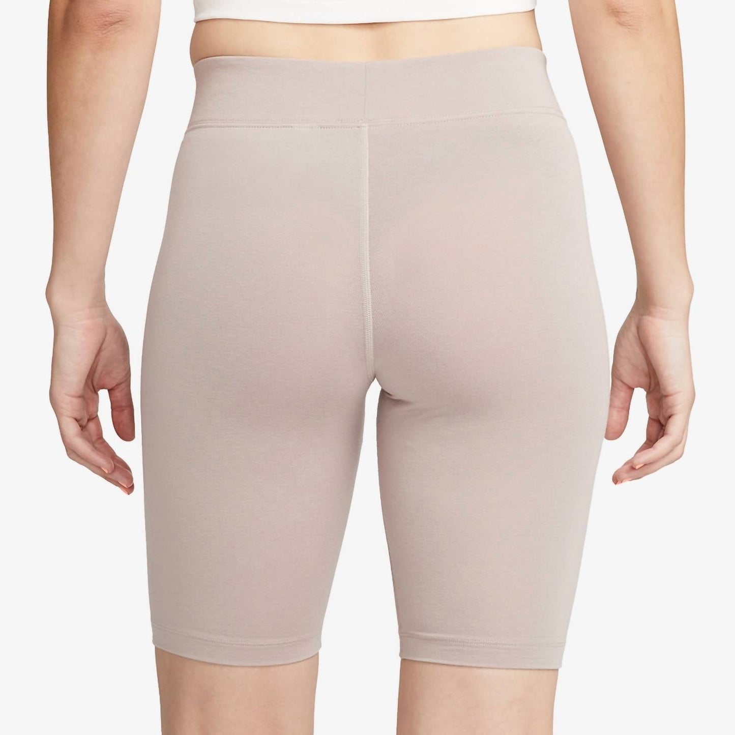 Short color blanco y taupe