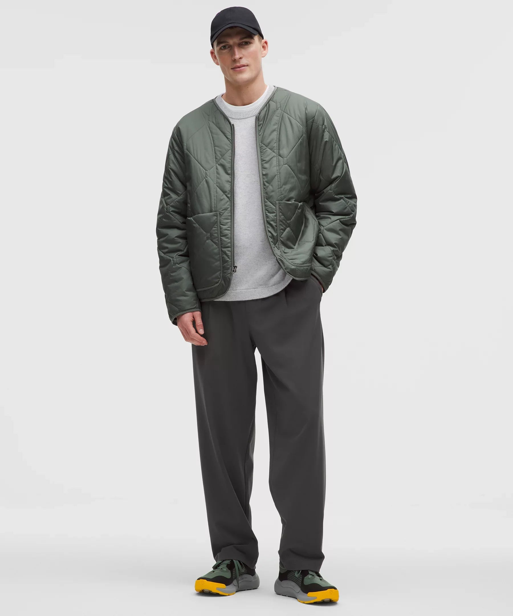 Pantalón de hombre de corte amplio con pliegues