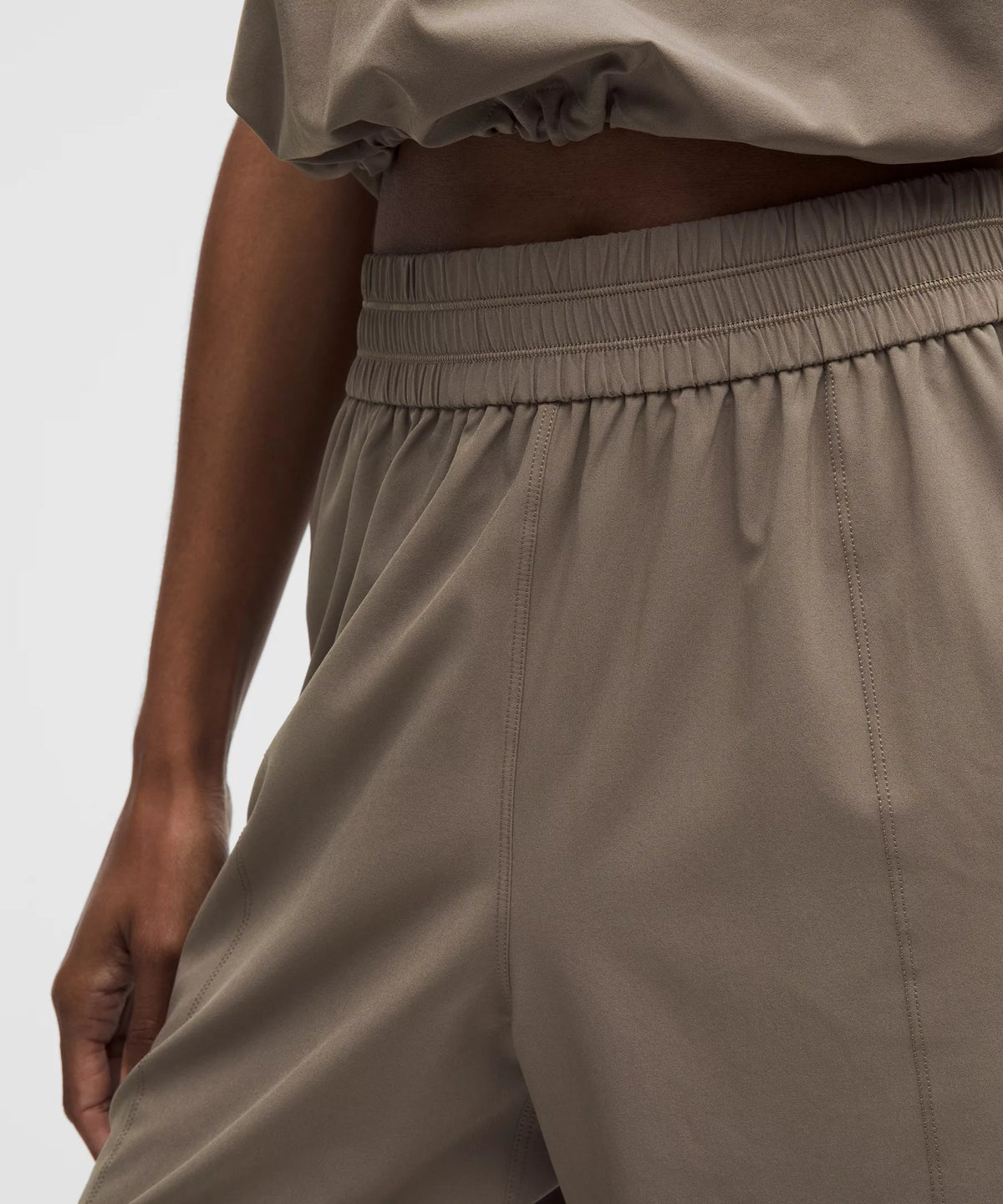 Pantalón de tiro alto