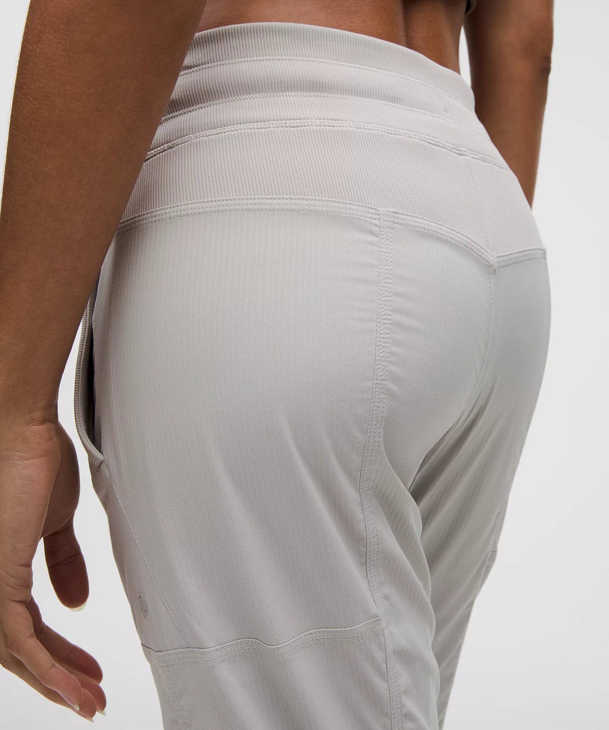 Pantalón de tiro medio
