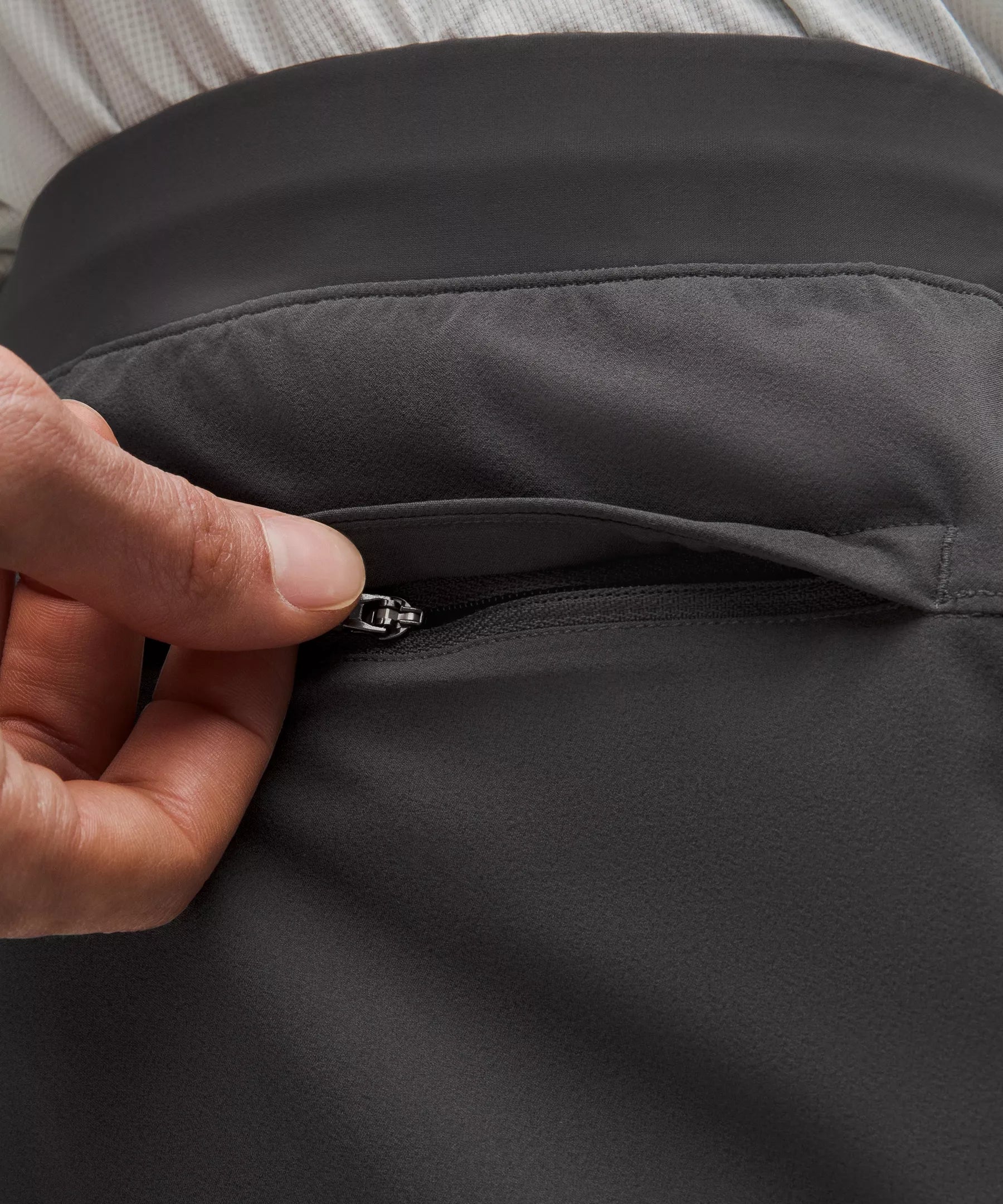 Pantalón de corte ajustado