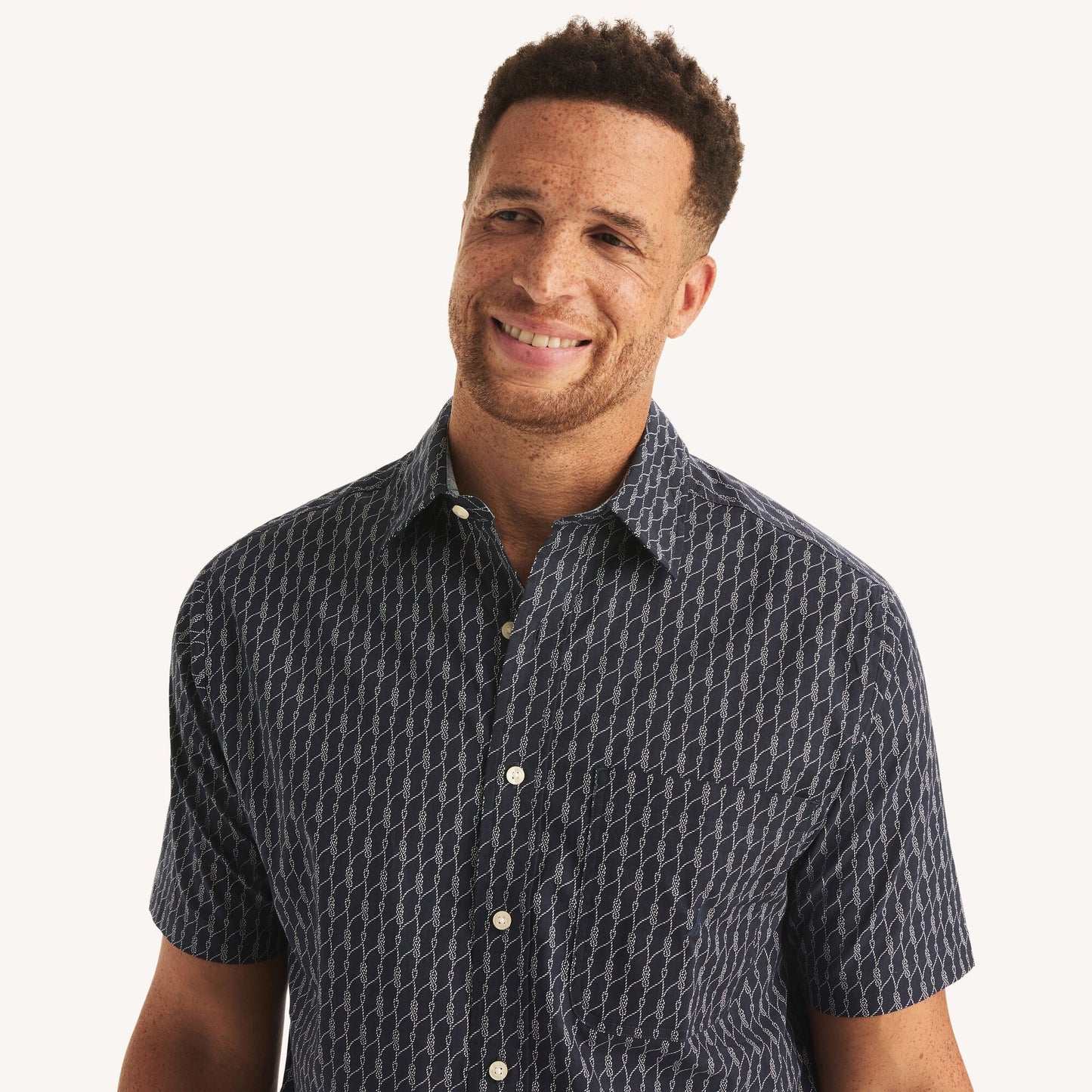 Camisa de hombre de manga corta con estampado