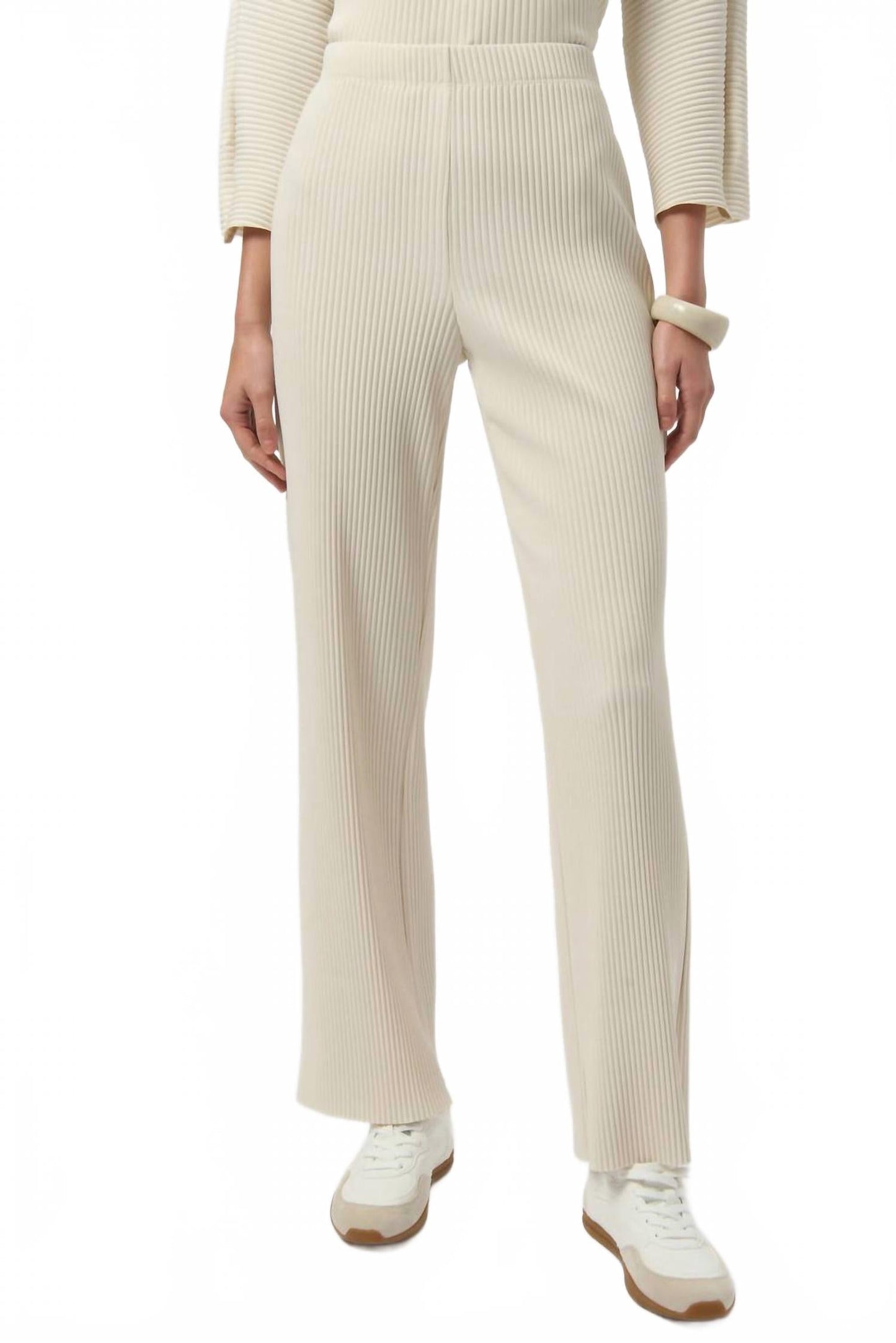 Pantalón de mujer de pierna ancha con pliegues